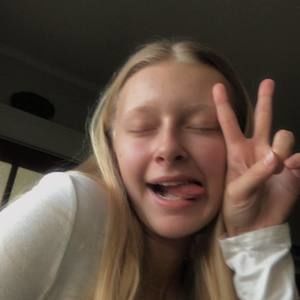 Meet your Posher, Kayley